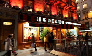 Le siège de l'épicerie fine Hédiard, place de la Madeleine à Paris.