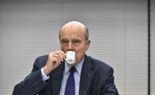 Alain Juppé, lors d'une conférence de presse.