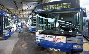Un bus immobilisé à Montpellier en 2006