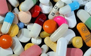 Cachets et gélules de médicaments