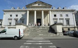 Le tribunal de Pau, le 11 juin 2014