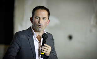 Benoît Hamon lors d'une audition citoyenne pendant le Festival des idées a la Charité-sur-Loire, le 10 juillet 2021.