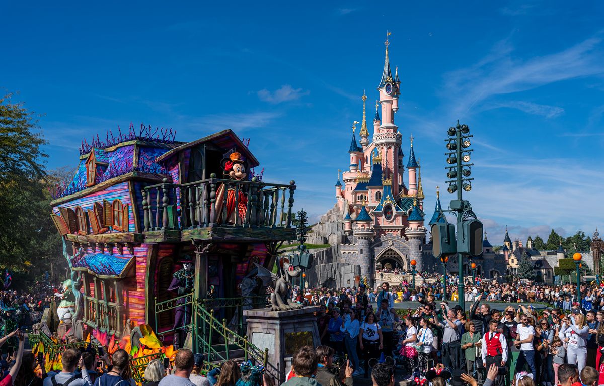 Dans les coulisses d’une parade de Disneyland Paris