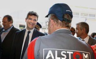 Le minsitre de l'Economie Arnaud Montebourg visite un site d'Alstom au Creusot, le 25 juin 2014