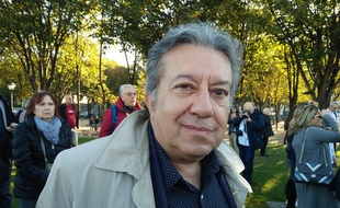 Erol Özkoray, ancien journaliste turc et ami de Charles Aznavour.