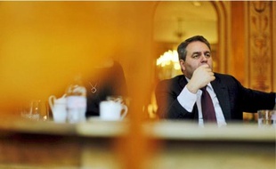 Selon Xavier Bertrand, le système de surveillance des médicaments va évoluer.