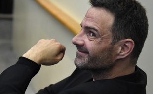 Jérôme Kerviel attend le début de l'audience devant la cour d'appel de Versailles (Yvelines), le 15 juin 2016.