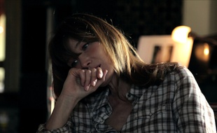 Carla Bruni dans Little French Songs in America