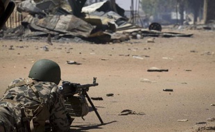 Environ 950 millions de dollars (715 M euros) sont nécessaires pour financer les opérations militaires au Mali et le renforcement prévu des effectifs africains, soit plus du double des fonds déjà promis, a affirmé lundi le ministre ivoirien des Affaires étrangères.