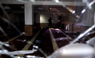 Salle de prière saccagée par des manifestants, à Ajaccio.
