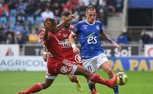 Dimitri Liénard, ici lors d'un précédent match de Ligue 1 contre le Brest, le 29 août à la Meinau, a été victime d'un malaise, dimanche au Parc OL. PATRICK HERTZOG