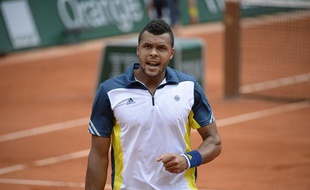 Jo-Wilfried Tsonga lors de sa qualification pour les quarts de finale de Roland-Garros, le 2 juin 2013.