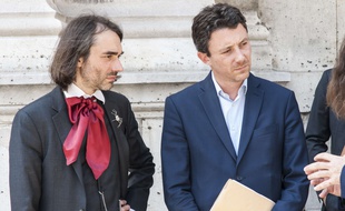 Cédric Villani (à g.) et Benjamin Griveaux, en juin 2017 à Paris.