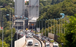 Embouteillage au niveau du tunnel sous Fourvière, à Lyon, le 17 juillet 2015.