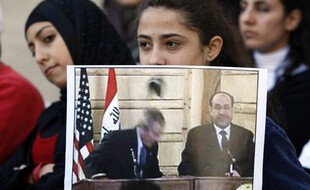 L'esquive de chaussure par Le président Bush en 2008 est longtemps restée un symbole. (archives)
