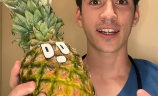 Robin Goncet, originaire de Haute-Savoie, compte 245.000 abonnés sur TikTok grâce à ses opérations chirurgicales sur des fruits et légumes.