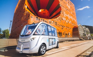 La navette Navya, développée par une start-up lyonnaise, sera mise en circulation au Confluent en septembre 2016.