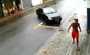 L'homme peut remercier sa belle étoile.