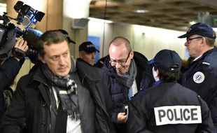 Me Olivier Bluche et Jean-Christophe Lagarde à leur arrivée le 2 février 2015 au tribunal à Lille
