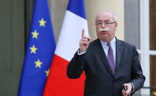 Le Pdg de Total Christophe de Margerie quitte l'Elysée le 21 janvier 2014 à Paris