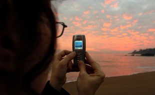 Un téléphone utilisé comme appareil photo numérique.