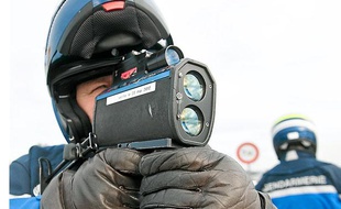 Opération de contrôle routier de la gendarmerie, près de Bordeaux, le 12 décembre 2012