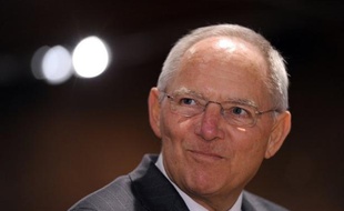 Le ministre allemand des Finances, Wolfgang Schäuble, a estimé que les marchés financiers reprenaient progressivement confiance dans la zone euro, dans un entretien à la télévision allemande ARD dimanche soir.
