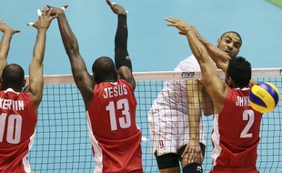 Earvin Ngapeth lors de France-Venezuela au TQO de volley au Japon, le 4 juin 2016.