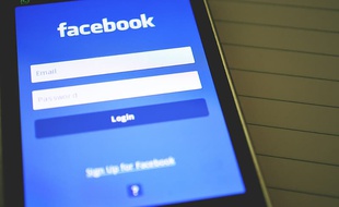 Des messages racistes, sexistes et homophobes sont régulièremen publiés sur un groupe Facebook privé composé de 8.000 policiers et gendarmes