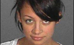 Photo remise par la police de la starlette Nicole Richie après son arrestation, le 11 décembre 2006 à Glendale, Californie