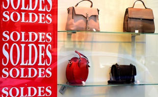 Les soldes d'été doivent démarrer le 23 juin.