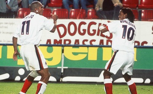 Ronaldinho et Aloisio lors d'un match Lille-PSG, le 12 septembre 2002.