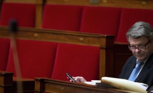 Chez les centristes de l'UDI, cinq députés devraient voter en faveur du texte: trois l'ont déclaré - Jean-Louis Borloo, Yves Jégo et Jean-Christophe Lagarde - et deux devraient l'annoncer.