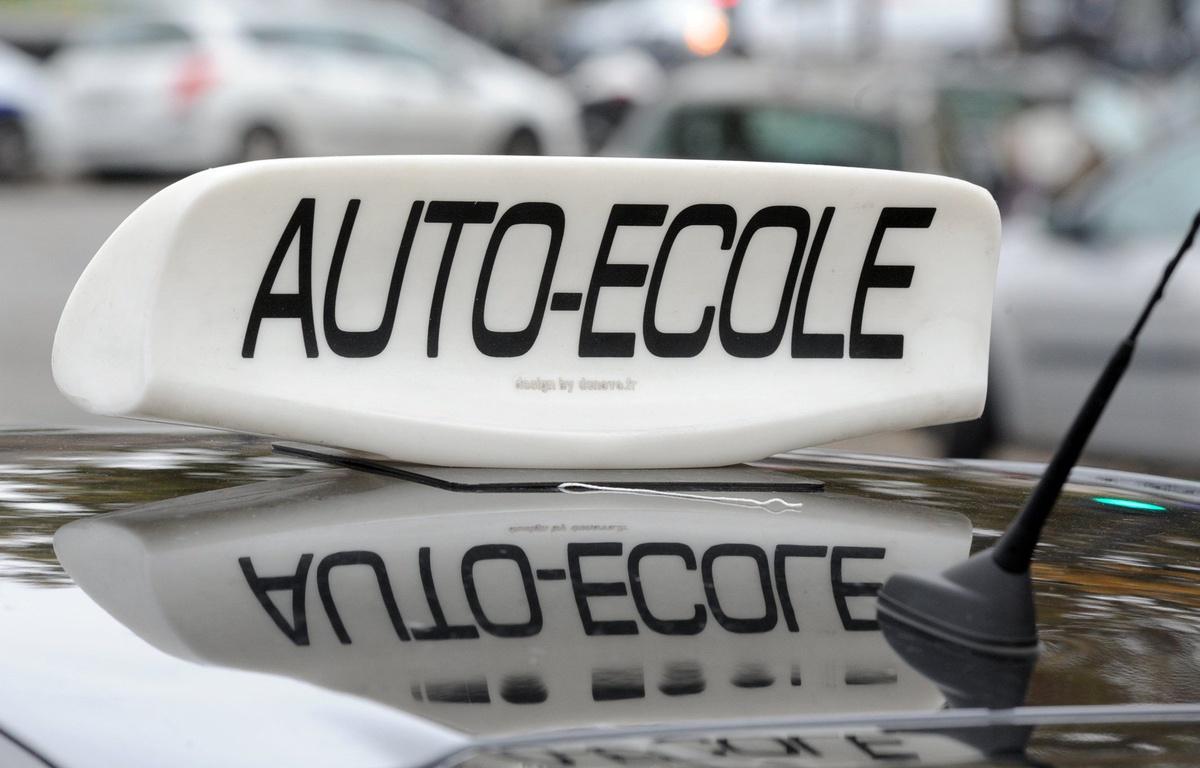 BourglèsValence Un élève d'autoécole très alcoolisé se fait