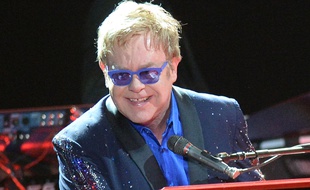 Le chanteur Elton John