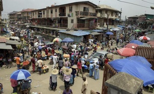 Un marché à Lagos au Nigéria en février 2015
