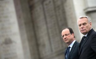 La cote de popularité de François Hollande a connu une hausse de 4 points en mai par rapport à avril, mais reste toutefois sous la barre des 30%, avec 29% de satisfaits, selon un baromètre de l'Ifop à paraître dans Le Journal du dimanche.