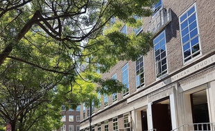 Les humoristes devaient se produire à la « School of Oriental and African Studies » de Londres.