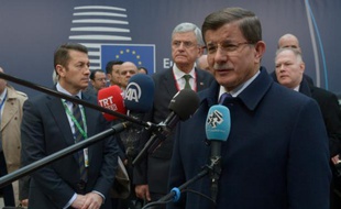 Le Premier ministre turc Ahmet Davutoglu à Bruxelles le 18 mars 2016