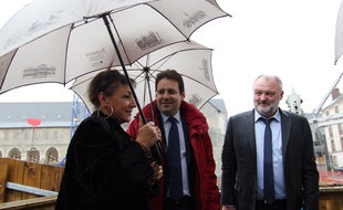 Mathias Fekl (au centre), secrétaire d'Etat au tourisme ici aux côtés de Maria Vadillo et Michel Gautier.