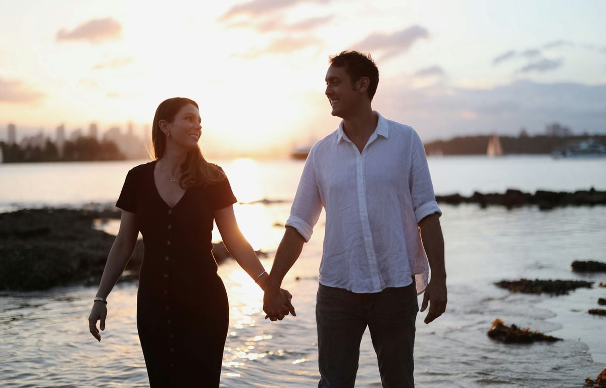 « Ça ressemble à une romance sous stéroïdes » : C'est quoi le love bombing et comment s'en prémunir ?