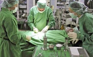 En dessous de 1 500 patients opérés par an, un chirurgien perd en précision.