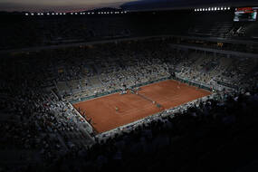 La demi-finale Nadal-Djokovic, de nuit, avec du public.