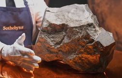 Pourquoi la vente de la plus grosse météorite martienne fait scandale