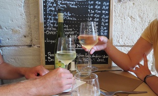 Nantes, le 15 septembre 2014, dégustation de vin muscadet dans un restaurant nantais