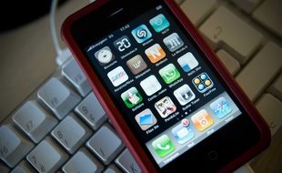 Une smartphone relié à Internet