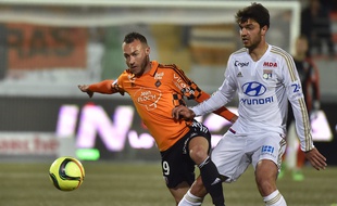 Clément Grenier, ici lors de la victoire à Lorient (1-3) le 3 avril, n'a participé qu'à vingt minutes en L1 depuis six semaines avec l'OL. LOIC VENANCE