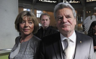Un ancien pasteur de RDA, Joachim Gauck, 72 ans, devrait être confortablement élu dimanche président de l'Allemagne, les chances de sa seule concurrente, la "chasseuse de nazis" Beate Klarsfeld, étant quasi-nulles.