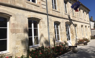 La mairie de Ludon-Médoc (Gironde).