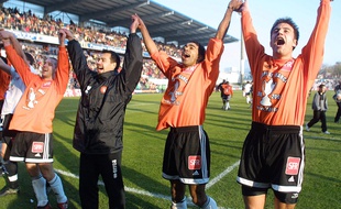 Patrice Loko après la qualification du FC Lorient pour les quarts de finale de la Coupe de France, en février 2003.